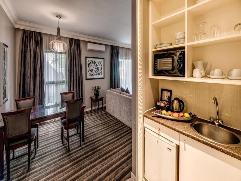 Southern Sun Katherine Street Йоханнесбург Экстерьер фото